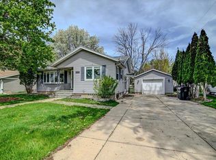 424 Deforest St, Deforest, WI 53532