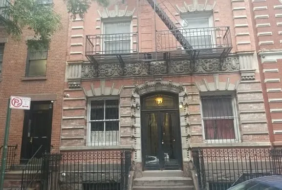 214 W 16th St photo 1