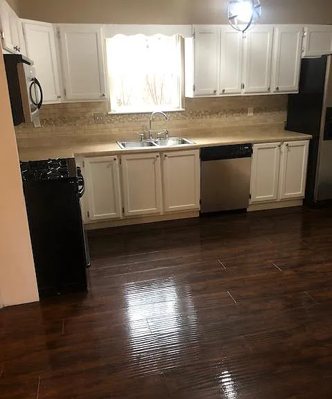 640 Reynolds Rd — Photo 11