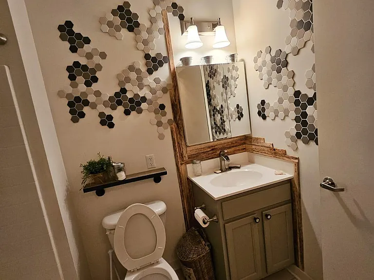 Full Bathroom
