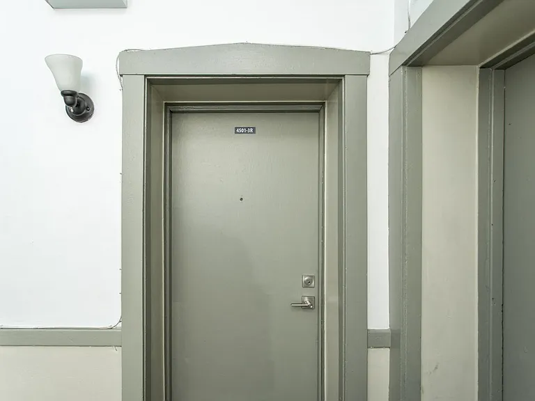 3R - Unit Entrance