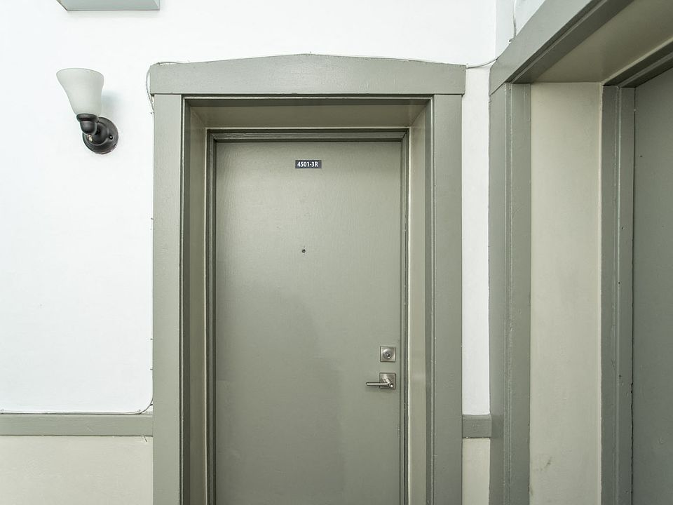3R - Unit Entrance