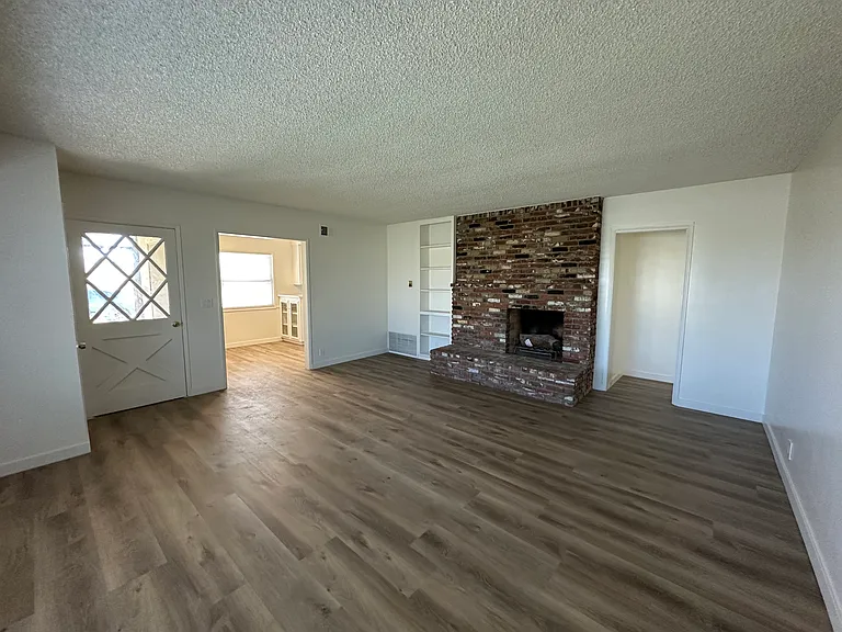 14330 Bon View Ave — Photo 5