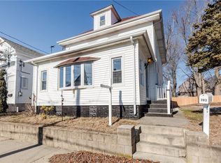 203 Bay View Ave, Cranston, RI 02905