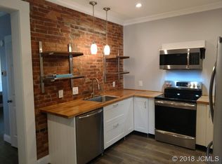 808 W 2nd St, Madison, IN 47250