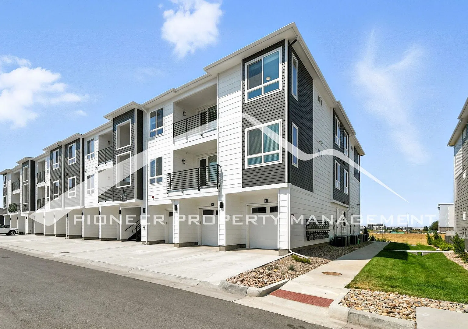 Stunning Condo with Washer/Dryer and Central AC — Photo 1