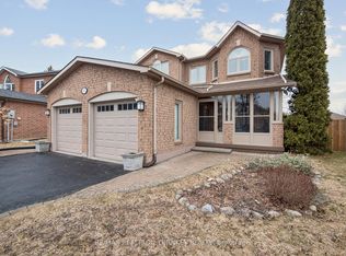 323 Harry Beer Ct, Newmarket, ON L3Y 8M2