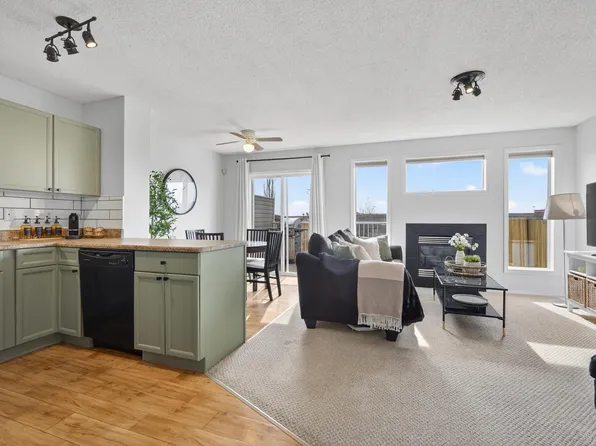 9051 Scott Cres NW, Edmonton, AB T6R 0E8