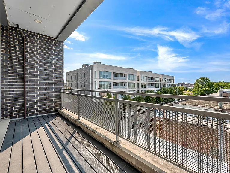 2353 N Seeley Ave #3S — Photo 16
