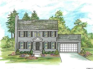 14 Thoroughbred Cir, Bethlehem, NY 12158