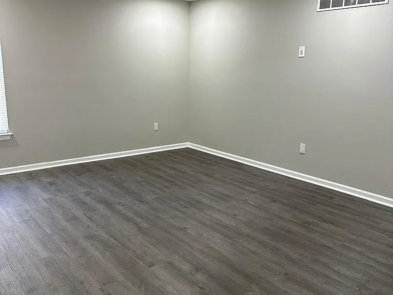 758 Shropshire Dr — Photo 3