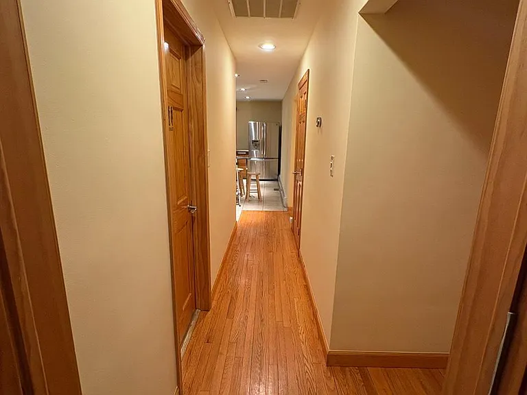 1040 Indiana Ave — Photo 7