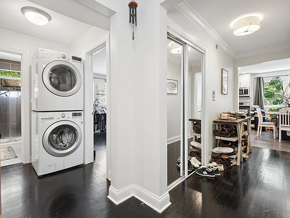 5th image of 1528 W Chase Ave #2C
