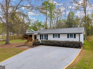 455 Lake View Dr, Lavonia, GA 30553