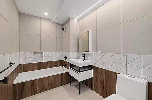 Rented by REAL New York | media 21