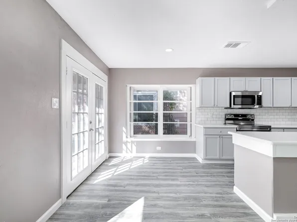 11223 Prairie Springs, San Antonio, TX 78249