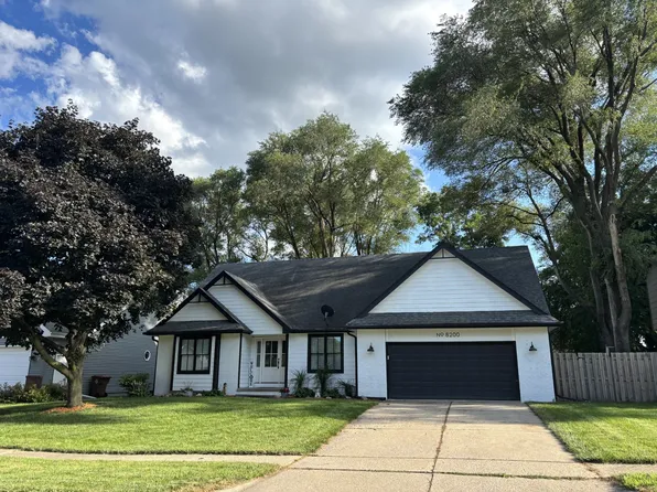 8200 Goodman Dr, Urbandale, IA 50322