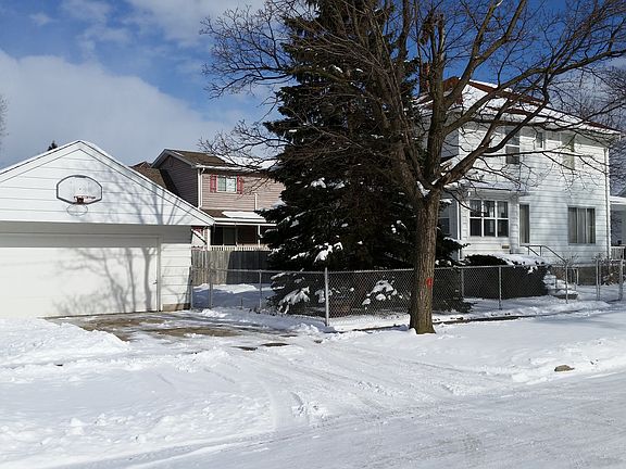 3rd image of 601 Litchfield St