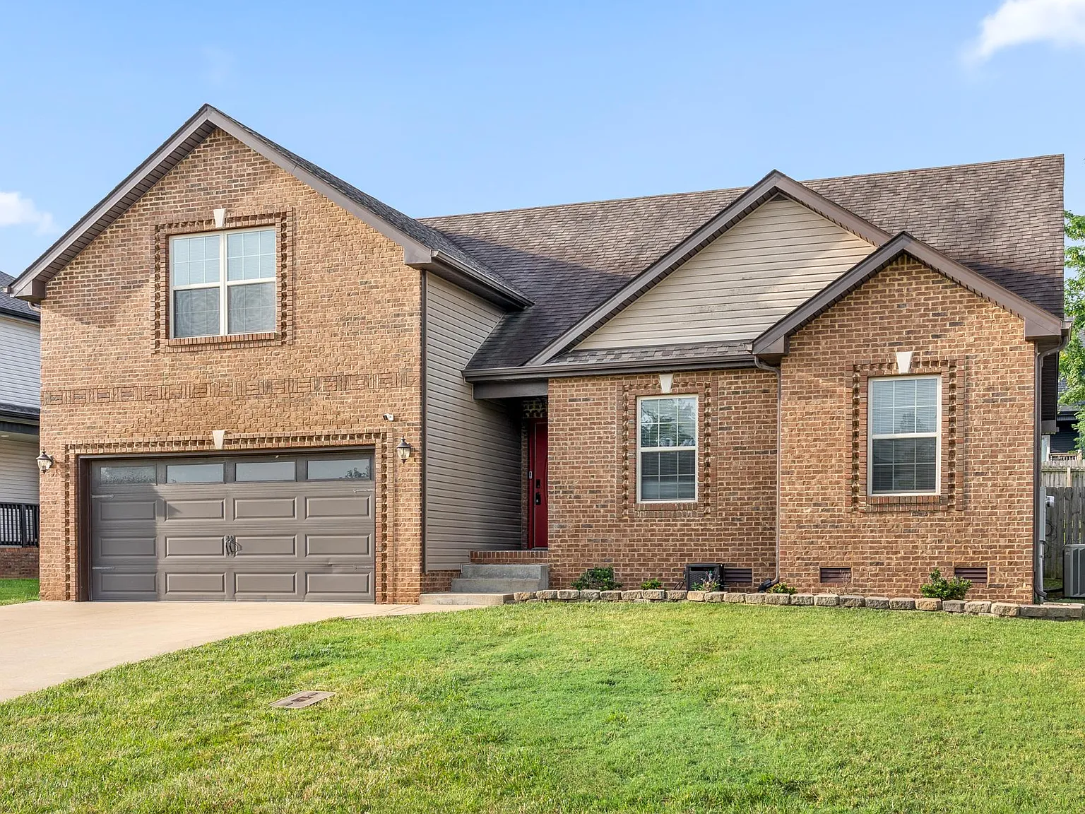 4 bed, 1757 sqft, $2,000 — Photo 3