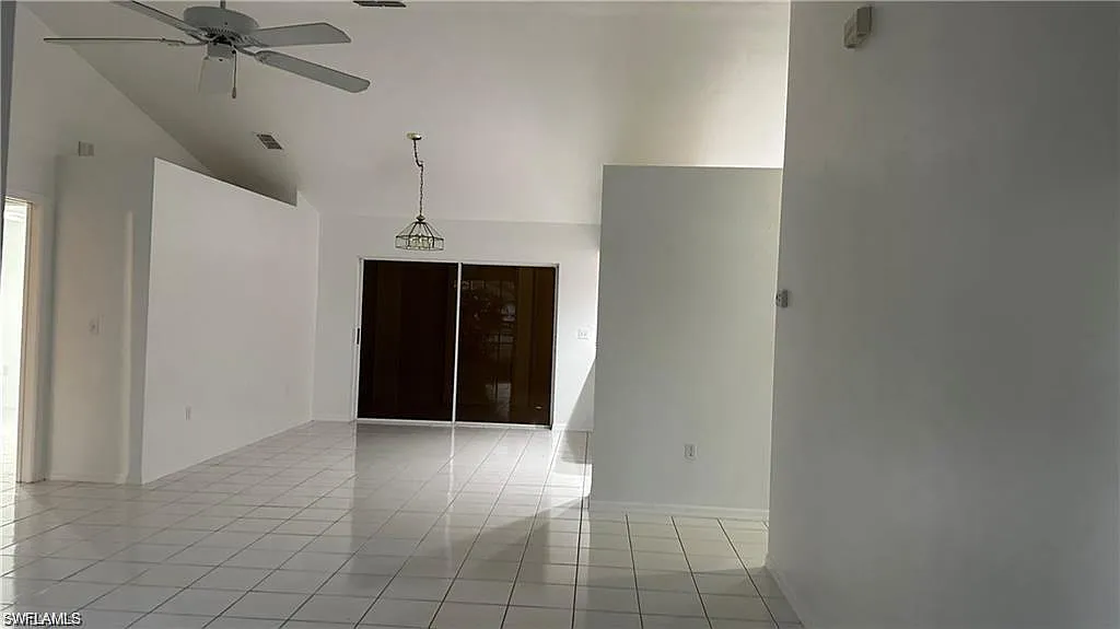 3 bed, 2.0 bath, 1392 sqft, $2,600 — Photo 4