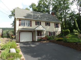 16 E Birch Rd, Oak Ridge, NJ 07438