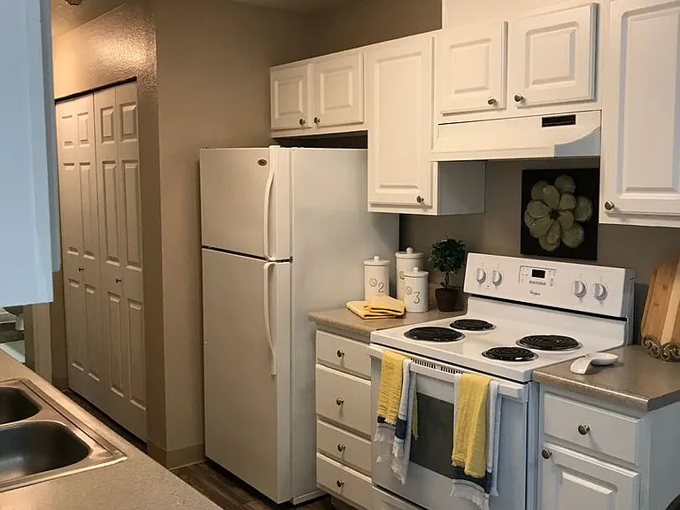 Signature Apartments — Photo 70