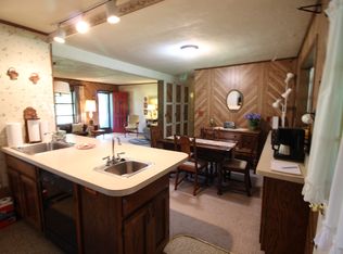 1066 Springdale Rd, Hurricane, WV 25526