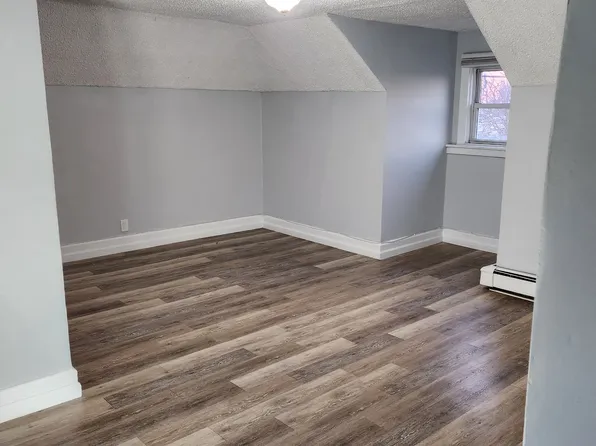 455 Gregory Avenue image 6 of 10