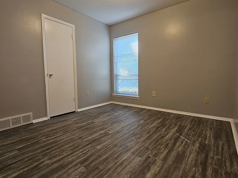 6685 Evergreen Cv — Photo 4
