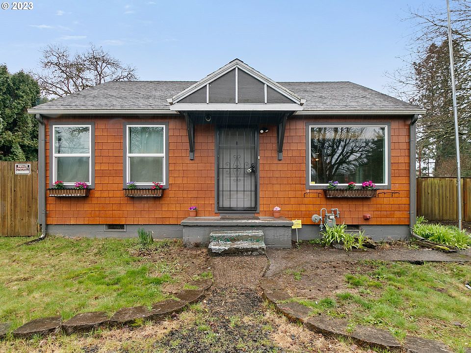 1st image of 4205 NE 42nd St