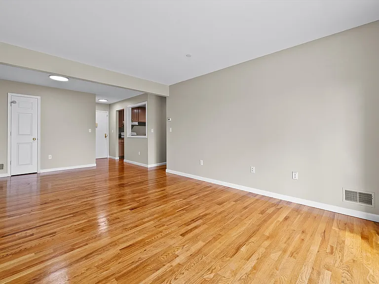 10-12 Chestnut St #207A — Photo 17