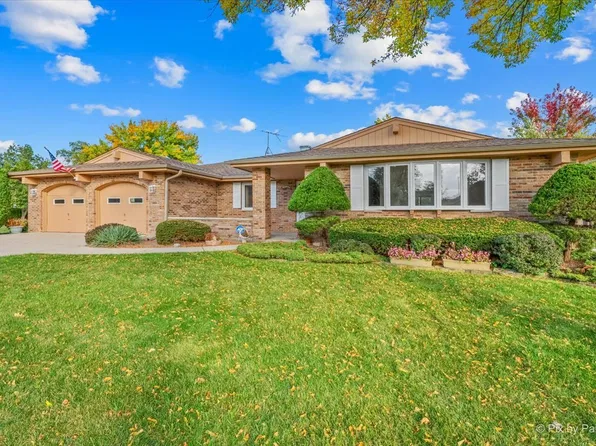 105 Haverhill Ln, Schaumburg, IL 60193