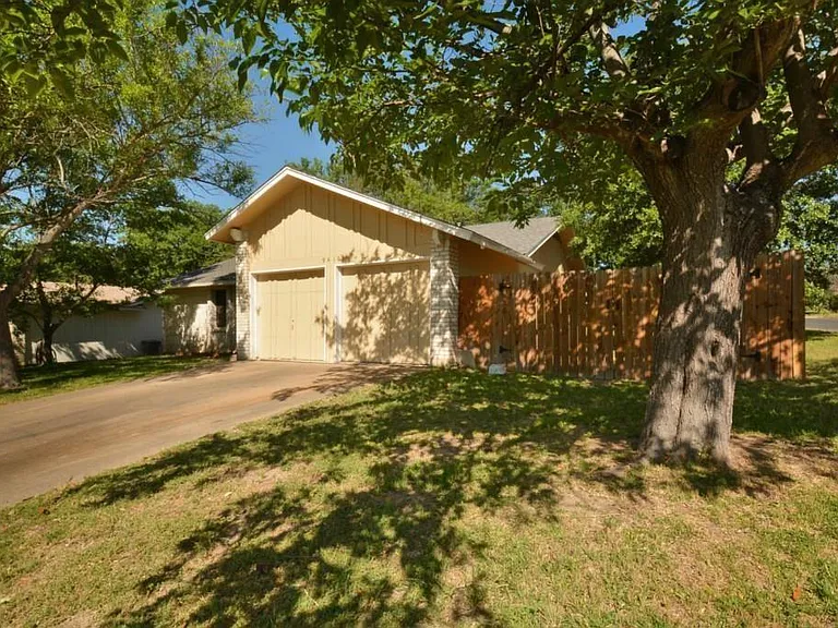 9410 E Meadow Vale — Photo 3