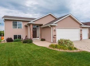 4859 Castleview Dr NW, Rochester, MN 55901
