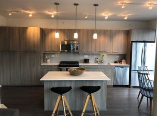 120 N Halsted St APT 3, Chicago, IL 60661