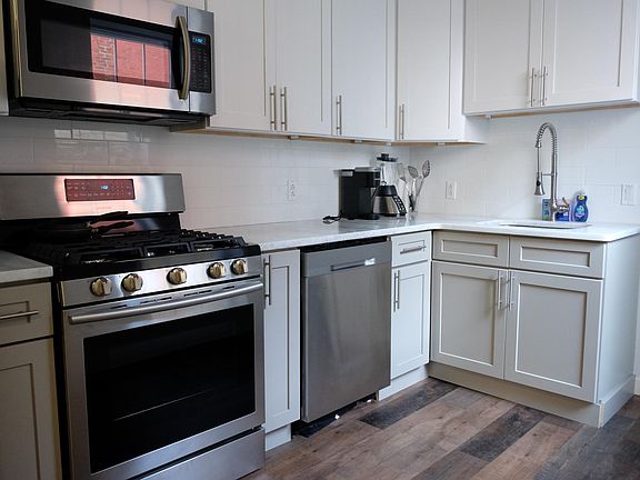 3rd image of 1303 E Oxford St