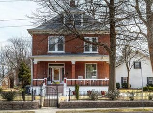 720 N 5th St, Saint Charles, MO 63301