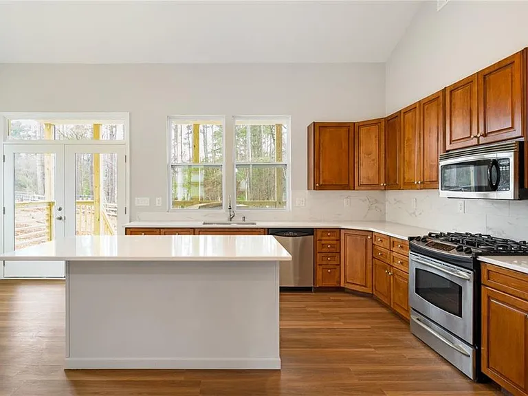 2295 Brandon Ct NE — Photo 9