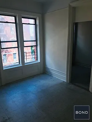 Rented by Bond New York | media 23