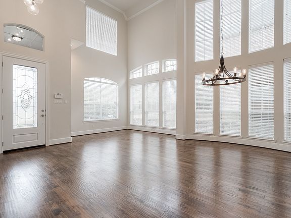 3rd image of 4440 Carraway Dr