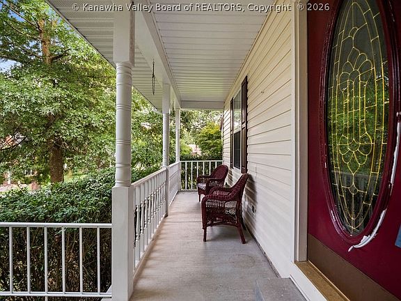 4th image of 13 Richland Dr