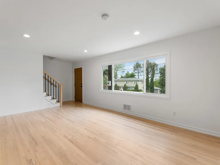 54 Park Ter N — Photo 5