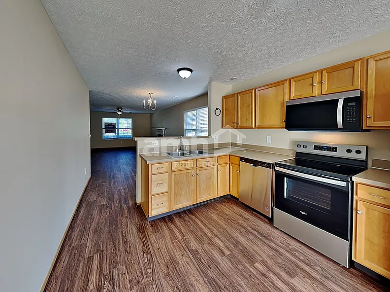 6019 Haydens Crossing Blvd — Photo 3