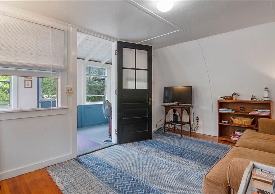 44 Benson Ave Westerly RI Zillow