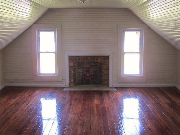 upstairs bedroom 1