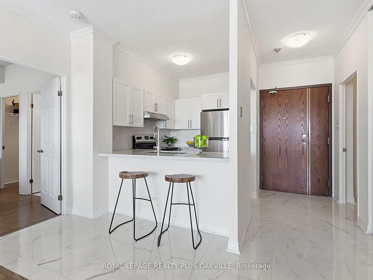 2511 Lakeshore Rd W #718 — Photo 7