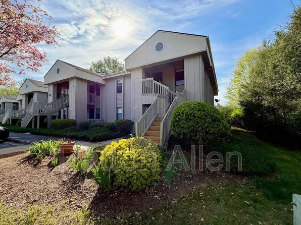 2406 Abbey Cir, Asheville, NC 28805