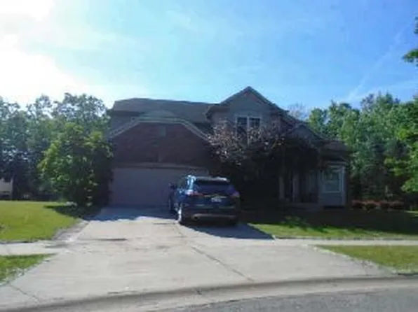5340 Burcham Dr, East Lansing, MI 48823