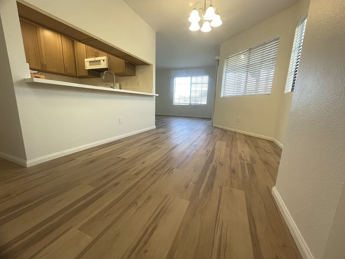 Building Photo - 2215 K Ave #1