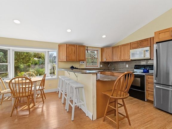 2nd image of 6 Reynolds Ave